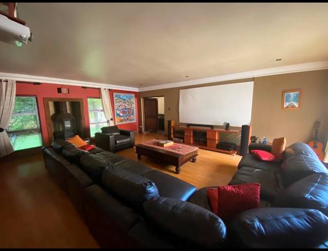 4 BEDROOM HOUSE FOR SALE IN CLUBVILLE